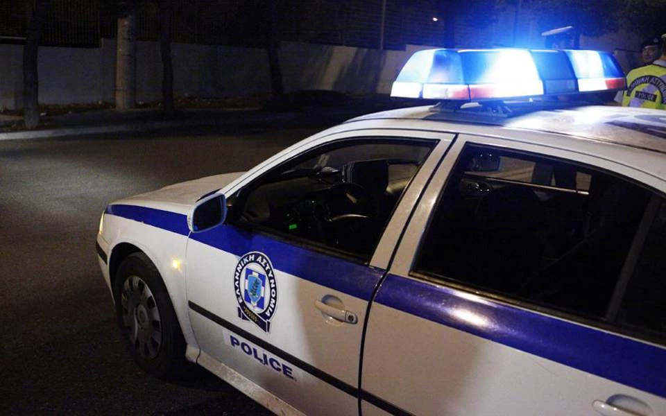 Εντεκα συλλήψεις μετά από νέα επίθεση αντιεξουσιαστών σε ΜΑΤ – Ανάμεσά τους υπάλληλος της Βουλής